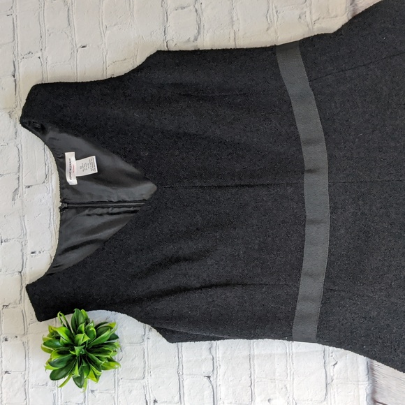 ISAAC MIZRAHI Sleeveless Lined Wool Blend Little Black Dress - Picture 6 of 15